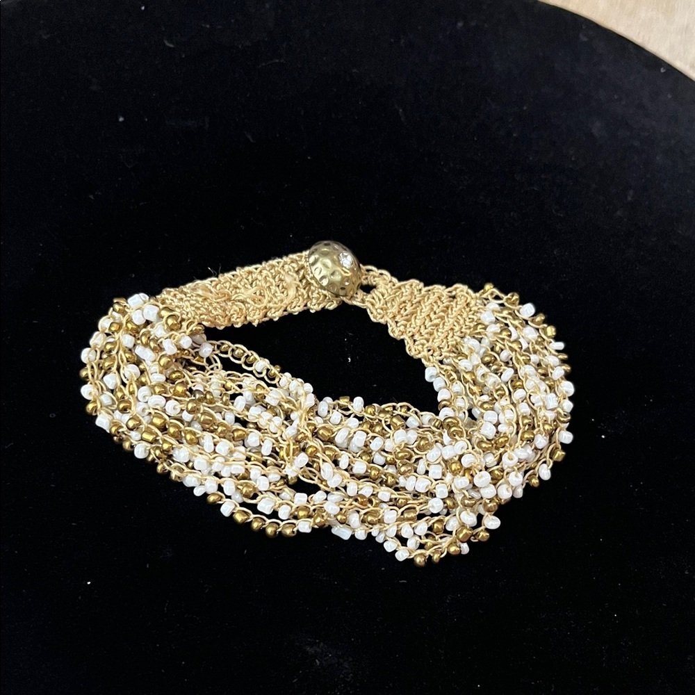 Elegant Gold and White Beaded Bracelet